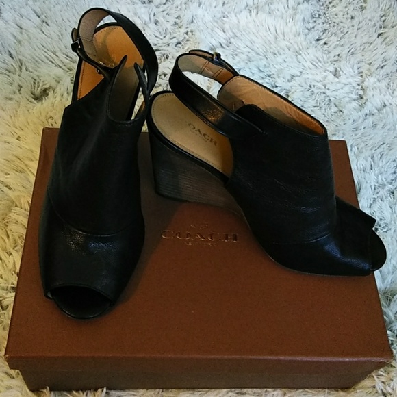 Shoes - Picture 1 of 4